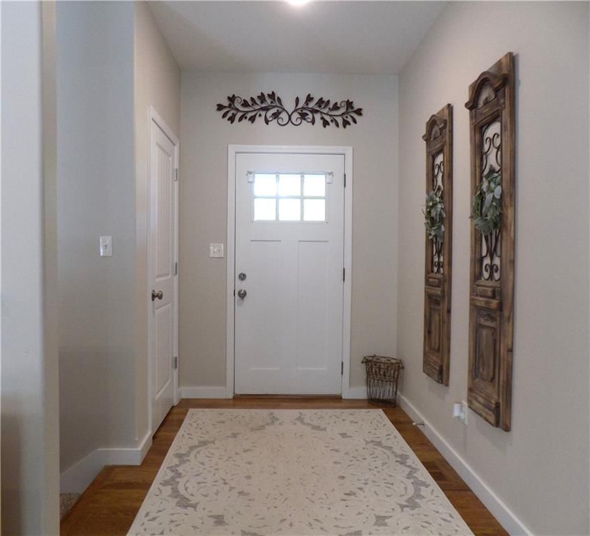 211 Hillside Drive — photo 3