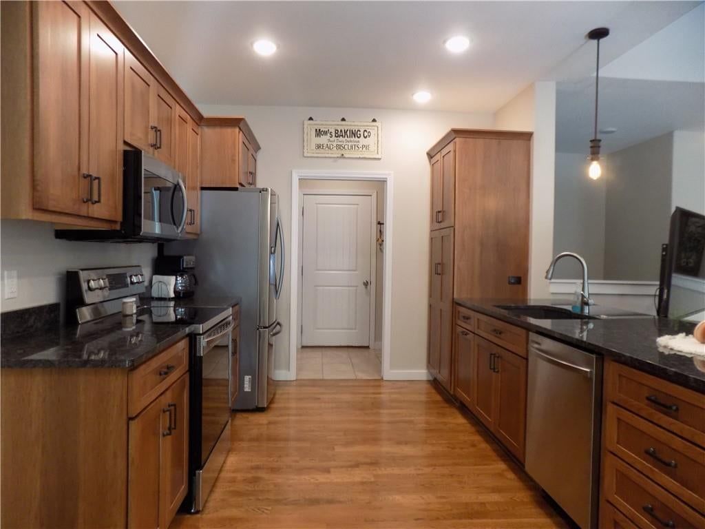 211 Hillside Drive — photo 10