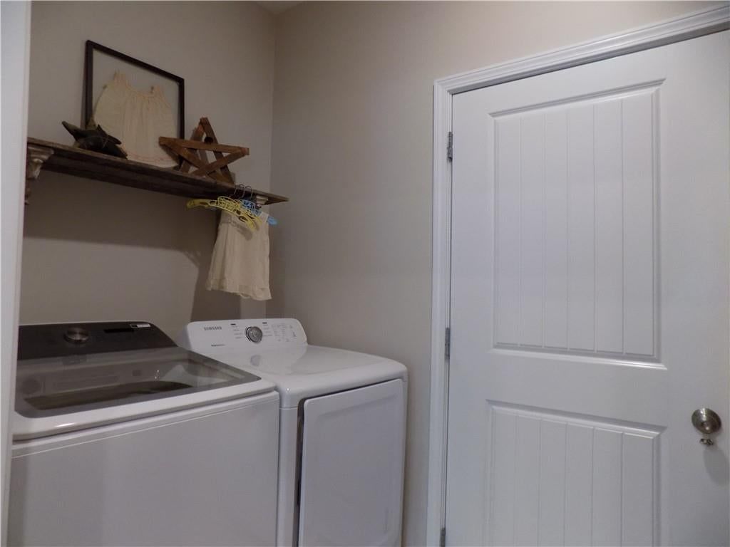 211 Hillside Drive — photo 11