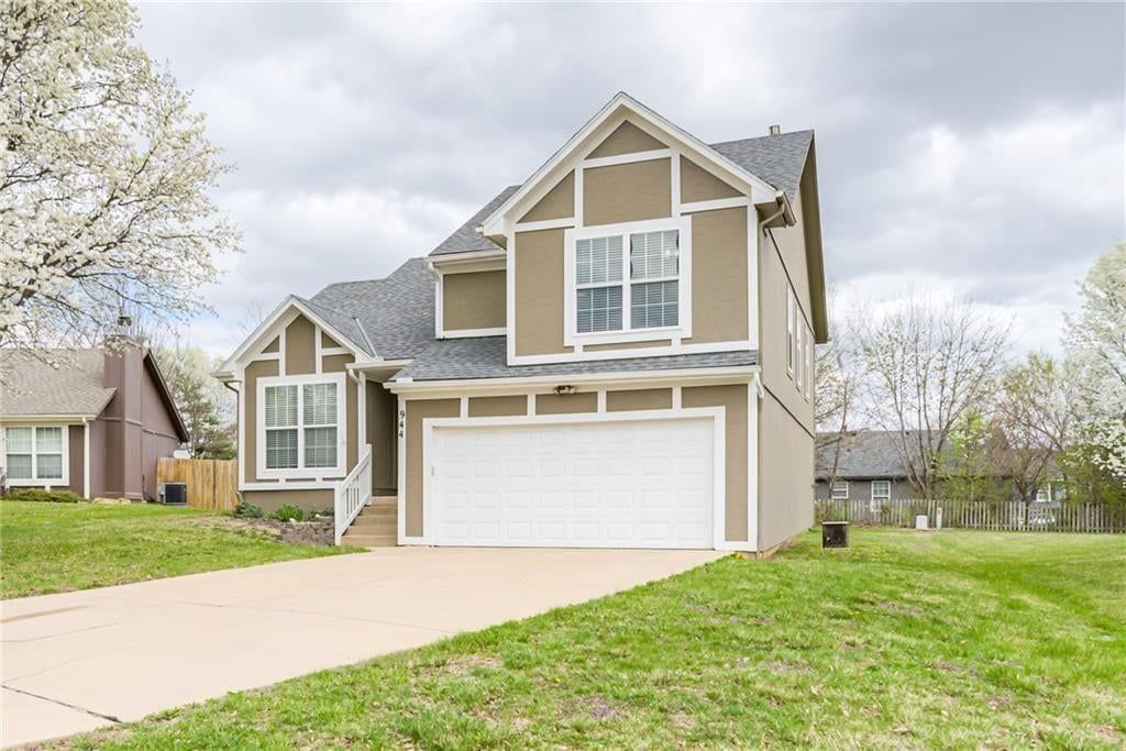 944 N Pine Street, Olathe, KS