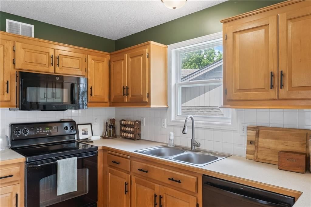 11804 N Lydia Avenue — photo 12