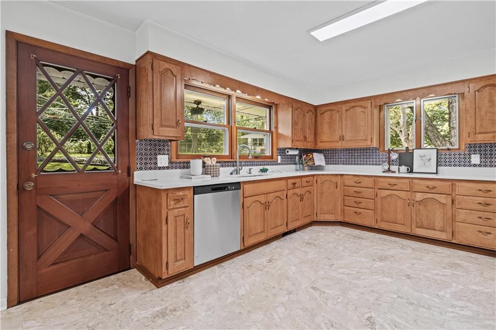 9300 Madison Avenue — photo 16