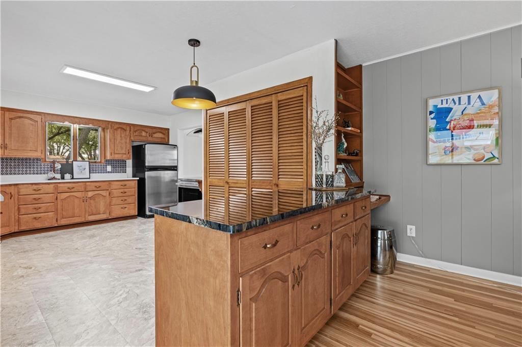 9300 Madison Avenue — photo 17