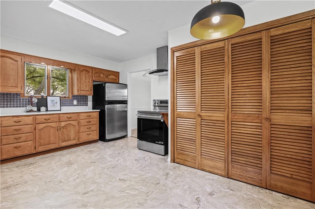 9300 Madison Avenue — photo 18