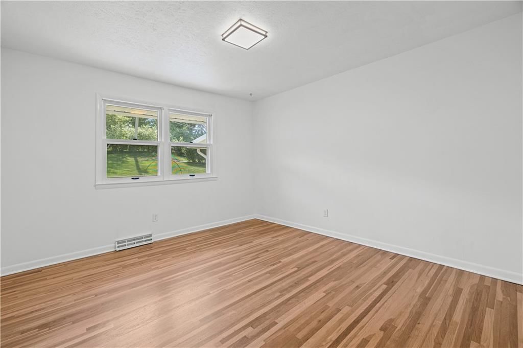 9300 Madison Avenue — photo 37