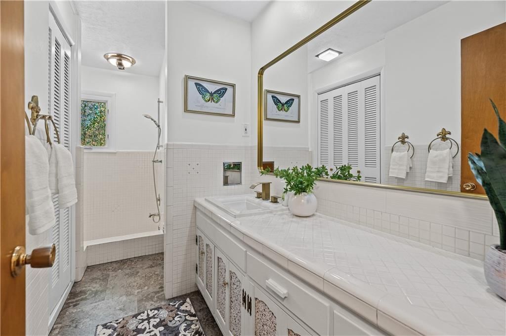 9300 Madison Avenue — photo 39