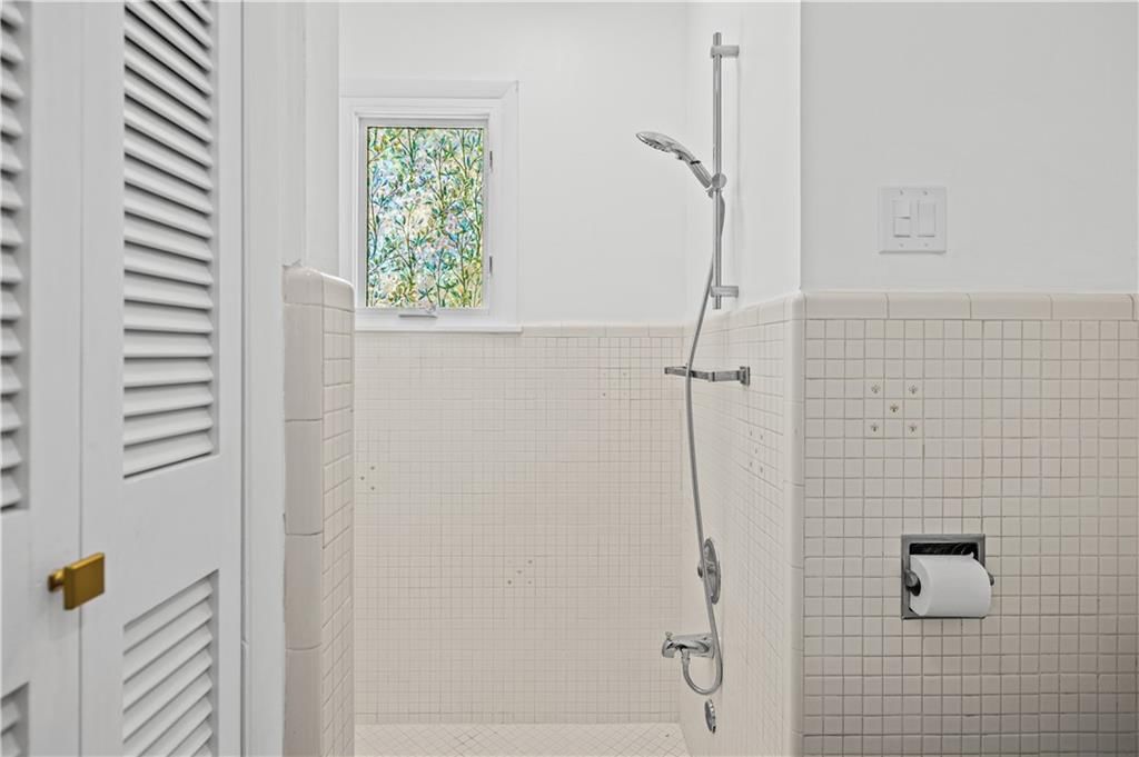 9300 Madison Avenue — photo 40