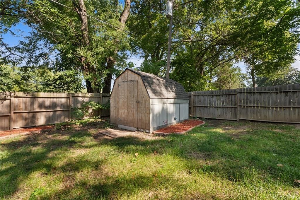 102 Highland Drive — photo 29