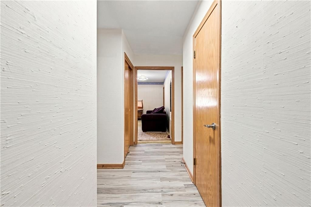 5207 Spring Avenue — photo 11