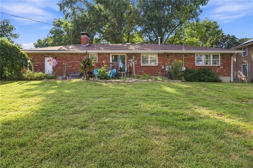 5207 Spring Avenue — photo 34