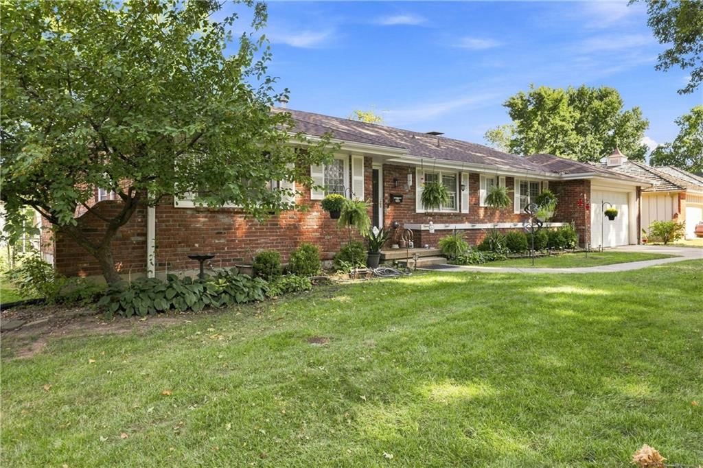 5207 Spring Avenue — photo 36