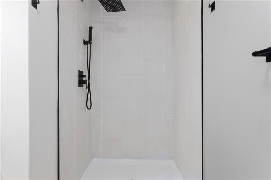 500 S Commercial Avenue — photo 19