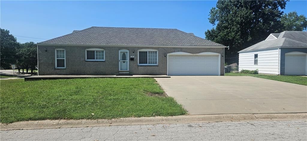 218 SW Opal Drive, Lee's Summit, MO