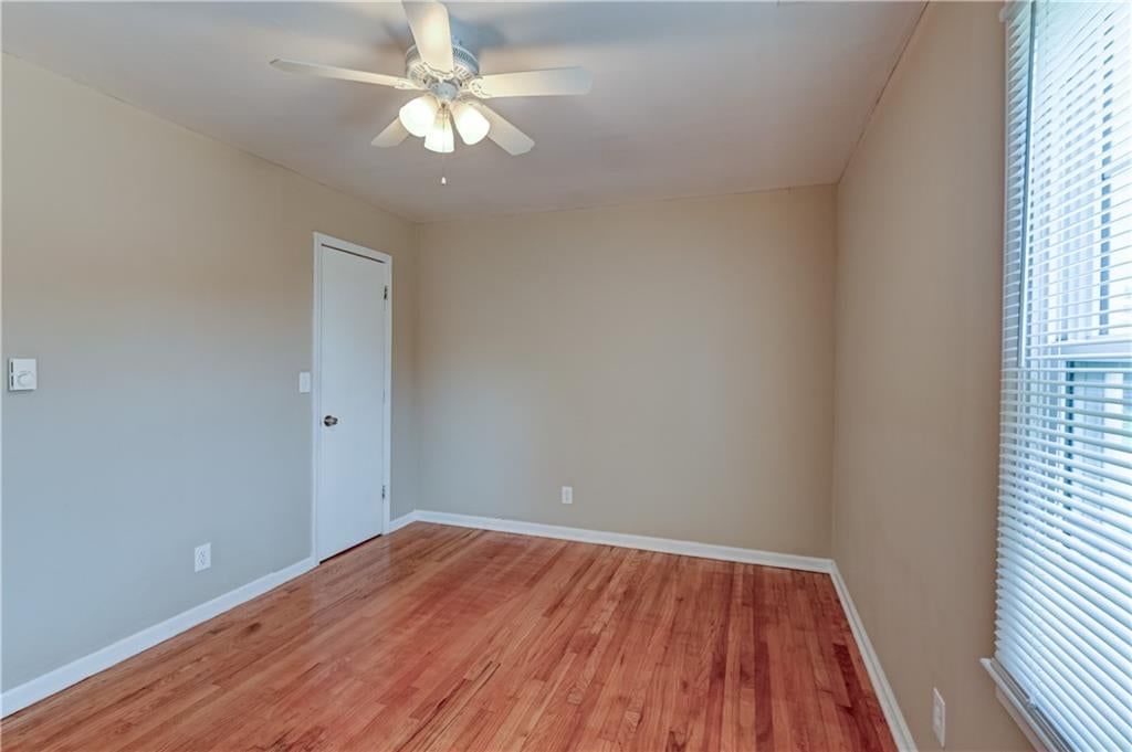 Photo 19 of 52 - 218 SW Opal Drive, Lee's Summit, MO 64081