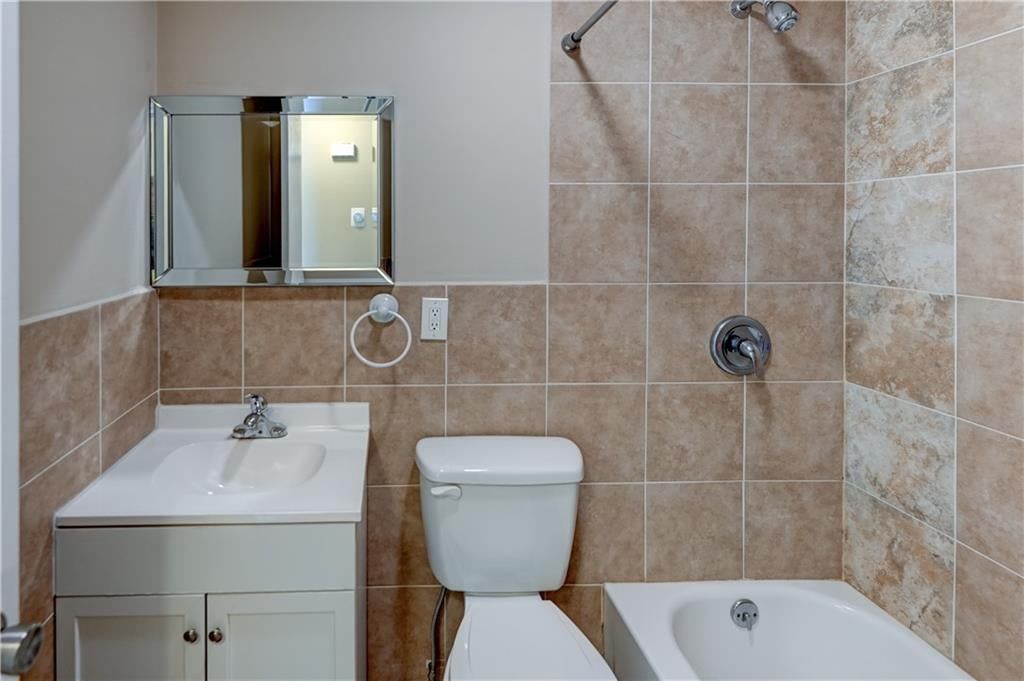 Photo 24 of 52 - 218 SW Opal Drive, Lee's Summit, MO 64081