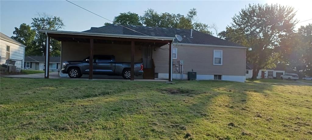 Photo 36 of 52 - 218 SW Opal Drive, Lee's Summit, MO 64081