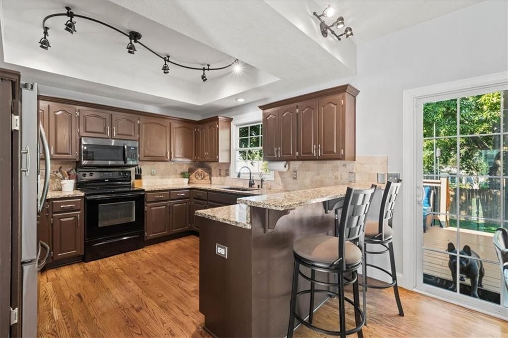 6020 Parkhill Street — photo 8