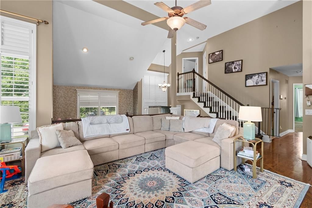 405 SW Gentry Lane — photo 6