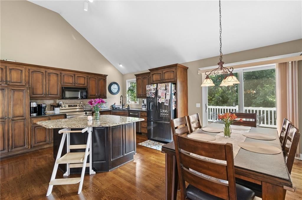 405 SW Gentry Lane — photo 7