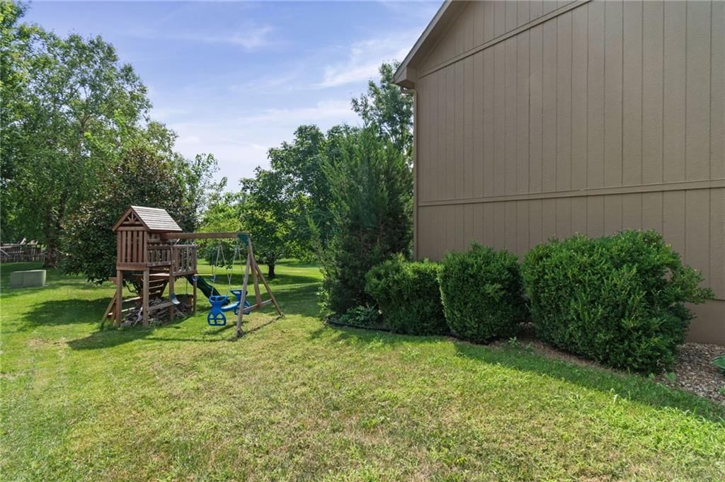 405 SW Gentry Lane — photo 23
