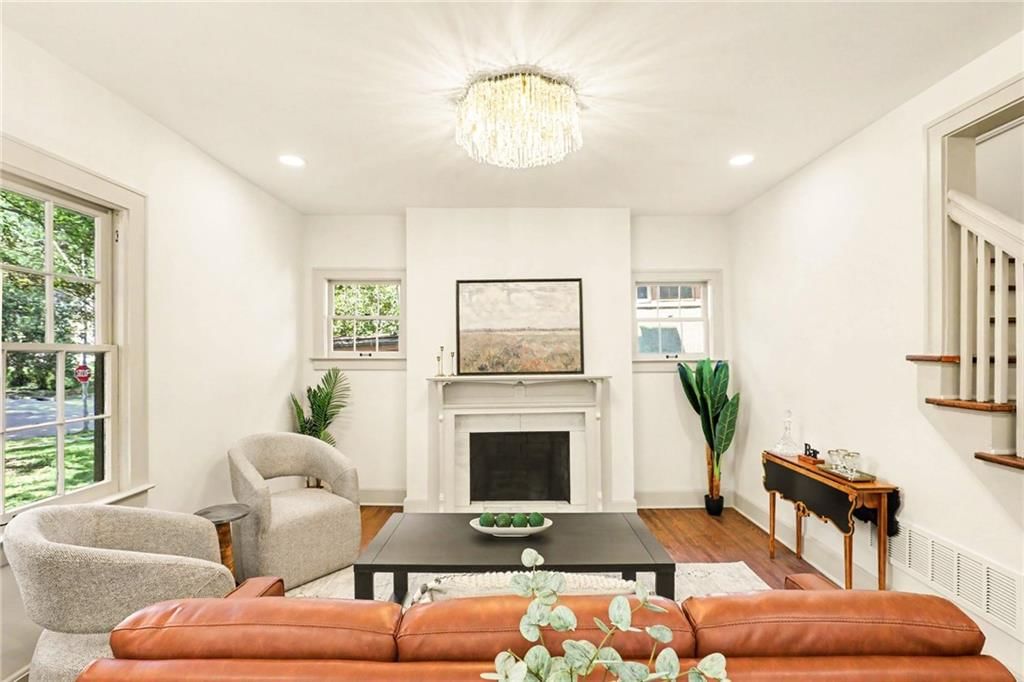 5605 Kenwood Avenue — photo 11
