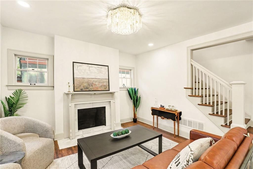 5605 Kenwood Avenue — photo 12