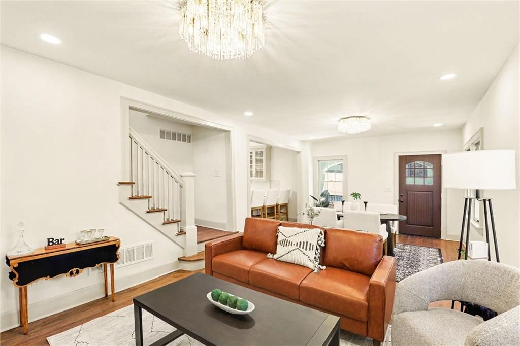5605 Kenwood Avenue — photo 13