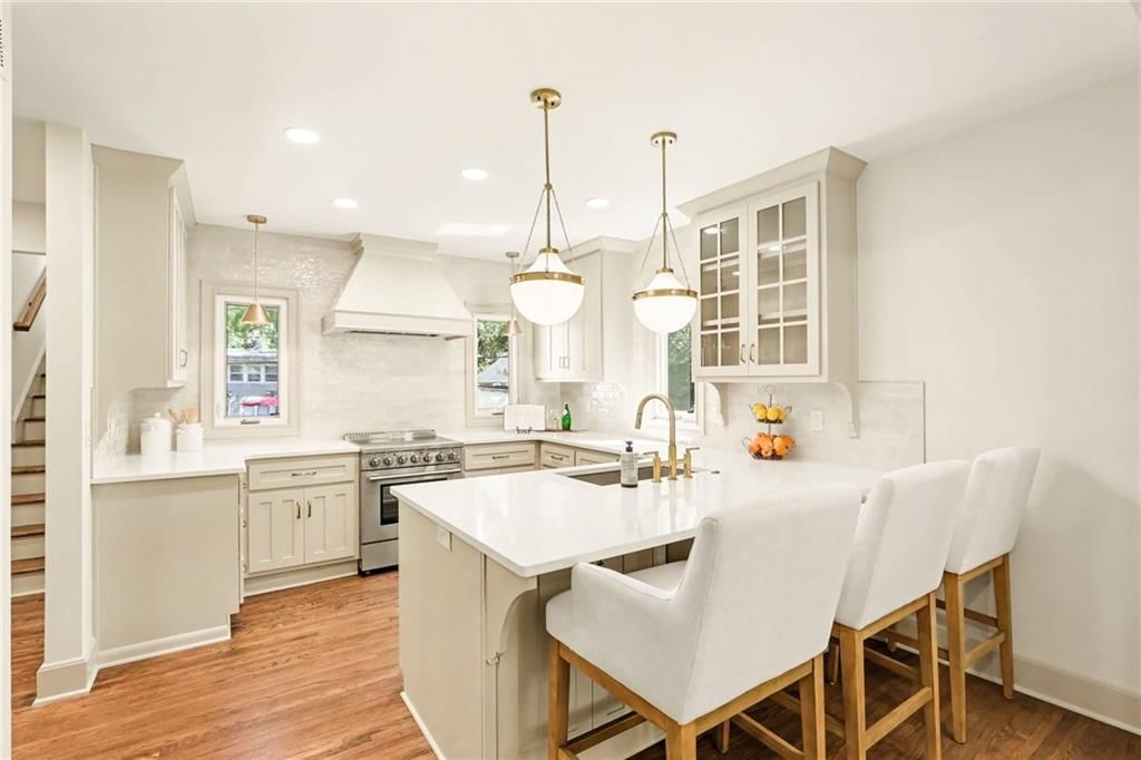 5605 Kenwood Avenue — photo 16