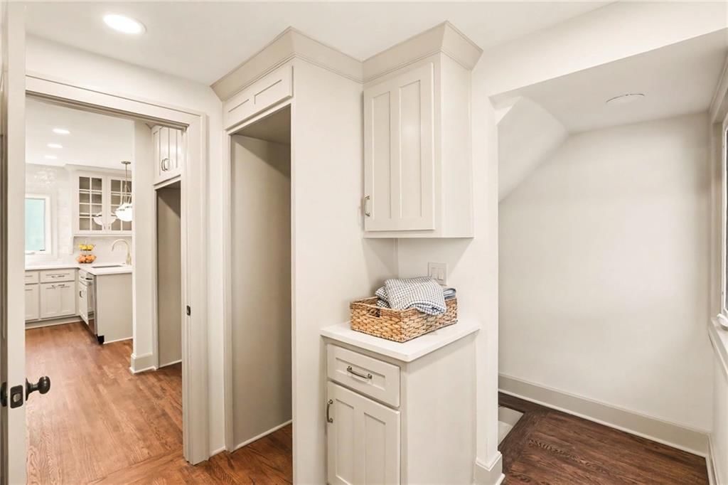 5605 Kenwood Avenue — photo 20
