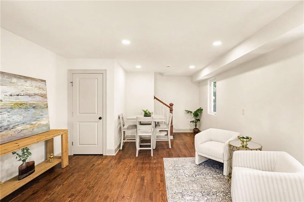 5605 Kenwood Avenue — photo 22