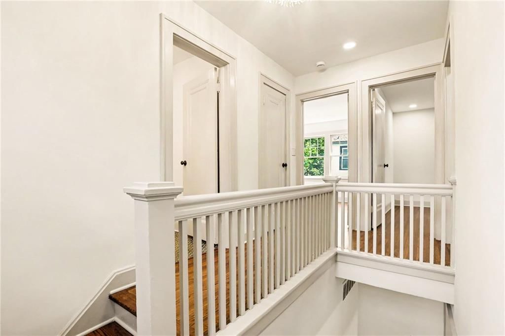 5605 Kenwood Avenue — photo 28