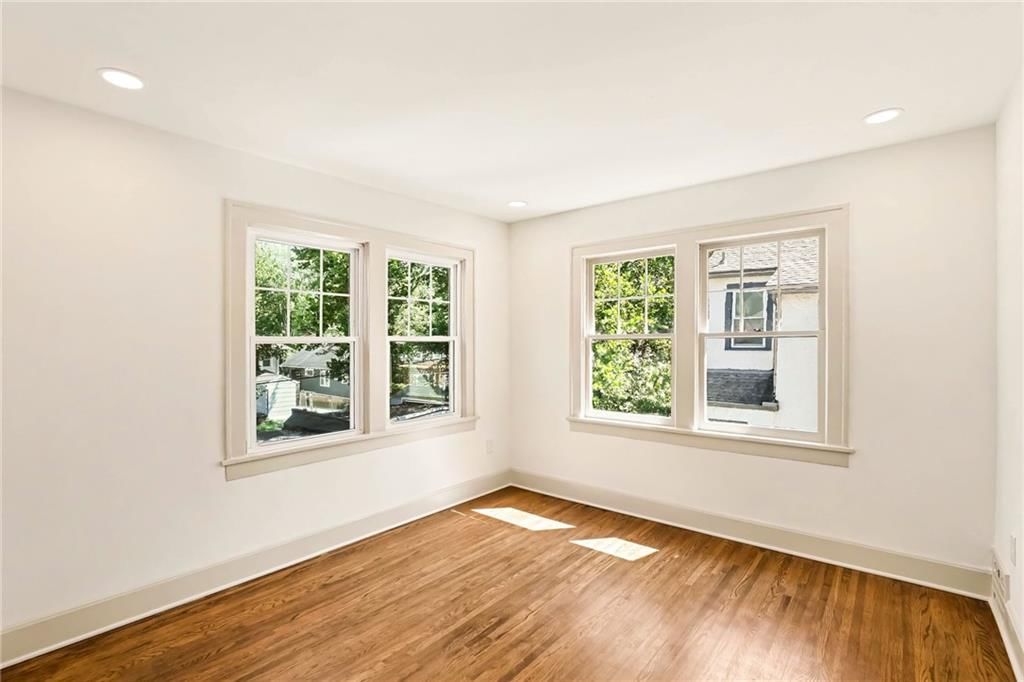 5605 Kenwood Avenue — photo 31