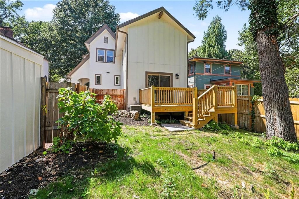 5605 Kenwood Avenue — photo 38