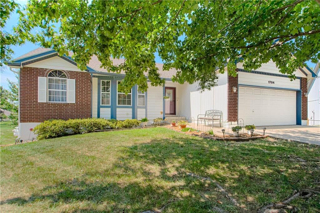 1704 Wildhorse Court — photo 2