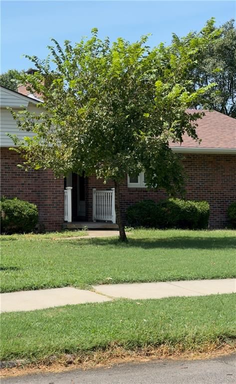 940 S Ash Street — photo 2