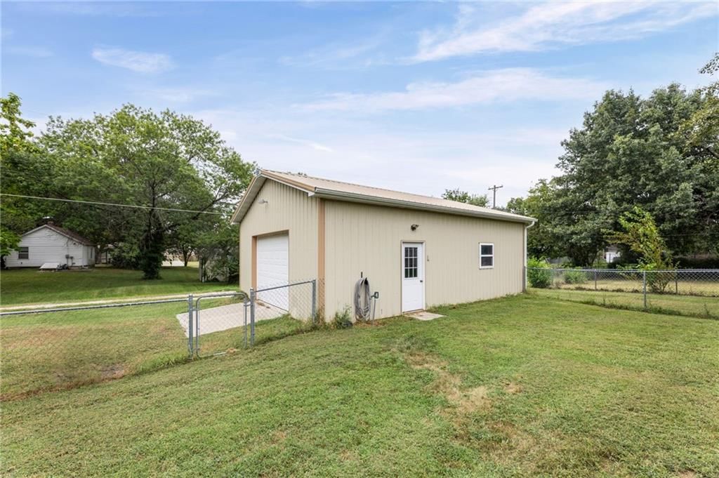 940 S Ash Street — photo 46