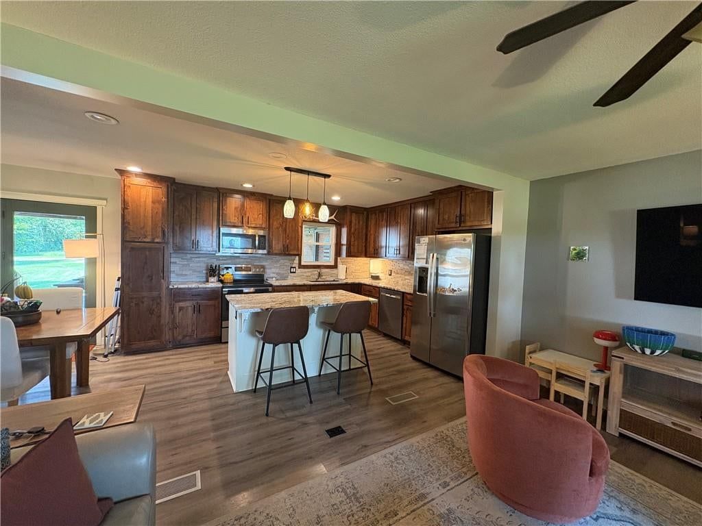 13744 Archer Road, Bonner Springs, KS: listing photo 3