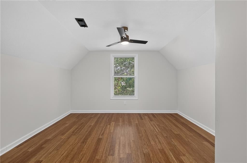 3328 Prospect Avenue — photo 3