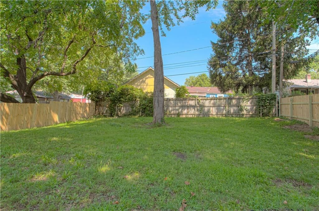 908 NE 44th Street — photo 32