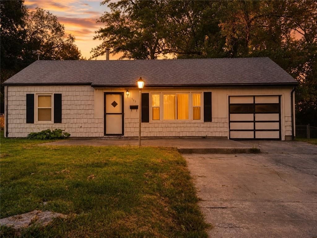 Photo 4 of 18 - 505 NE 67th Terrace, Gladstone, MO 64118