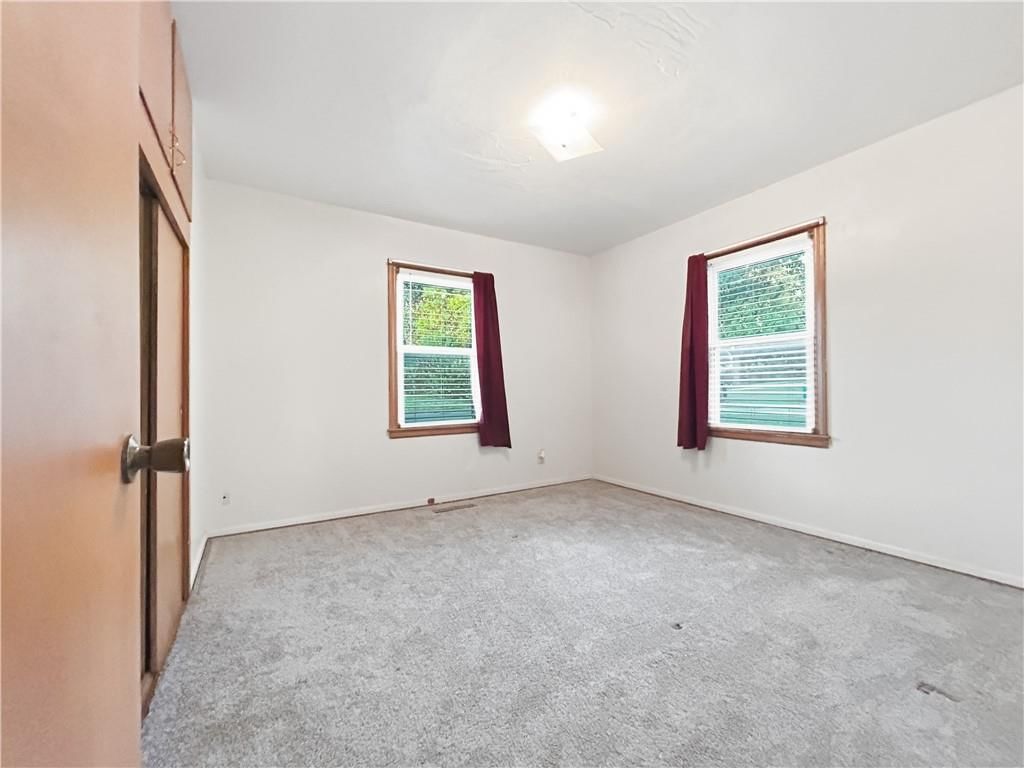 Photo 8 of 18 - 505 NE 67th Terrace, Gladstone, MO 64118