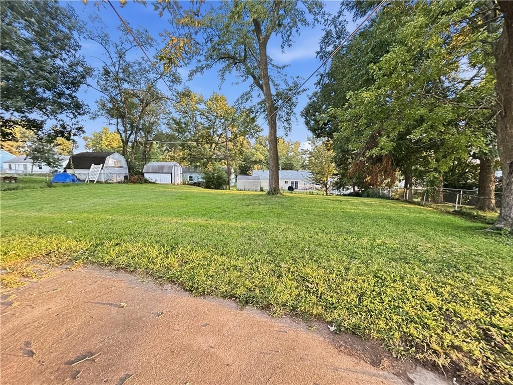 Photo 16 of 18 - 505 NE 67th Terrace, Gladstone, MO 64118