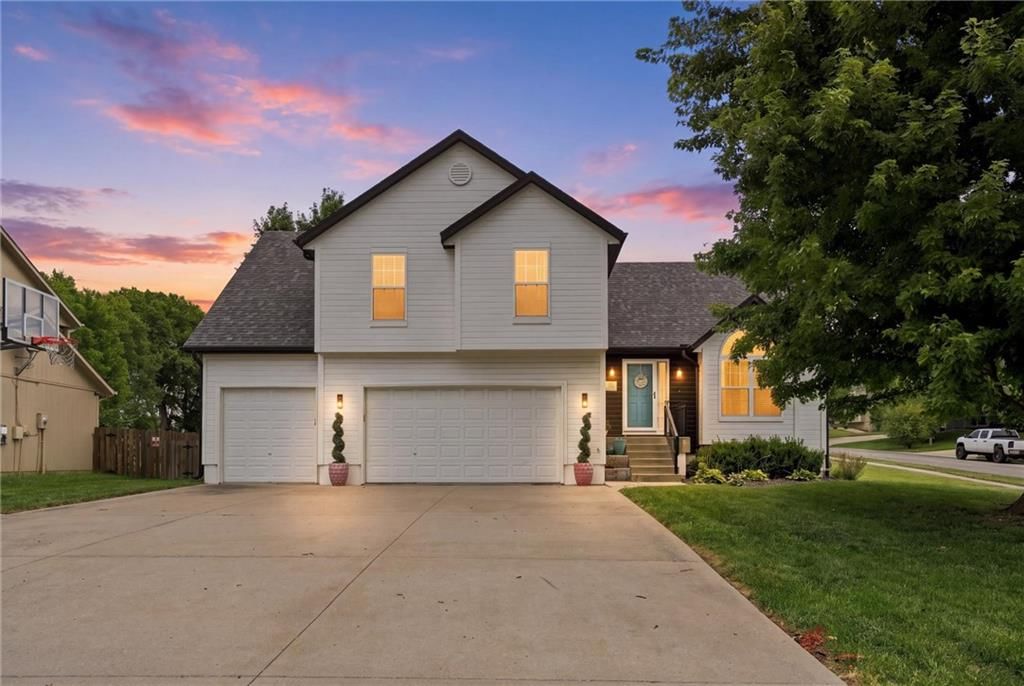 2305 SW PHEASANT Trail — photo 1