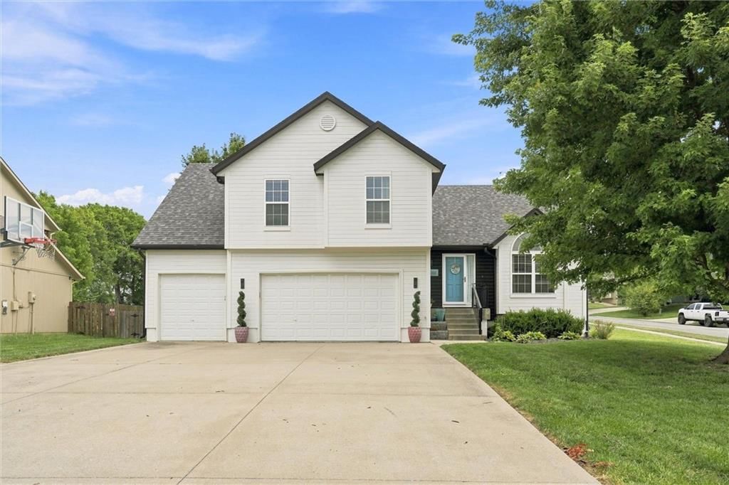 2305 SW PHEASANT Trail — photo 2