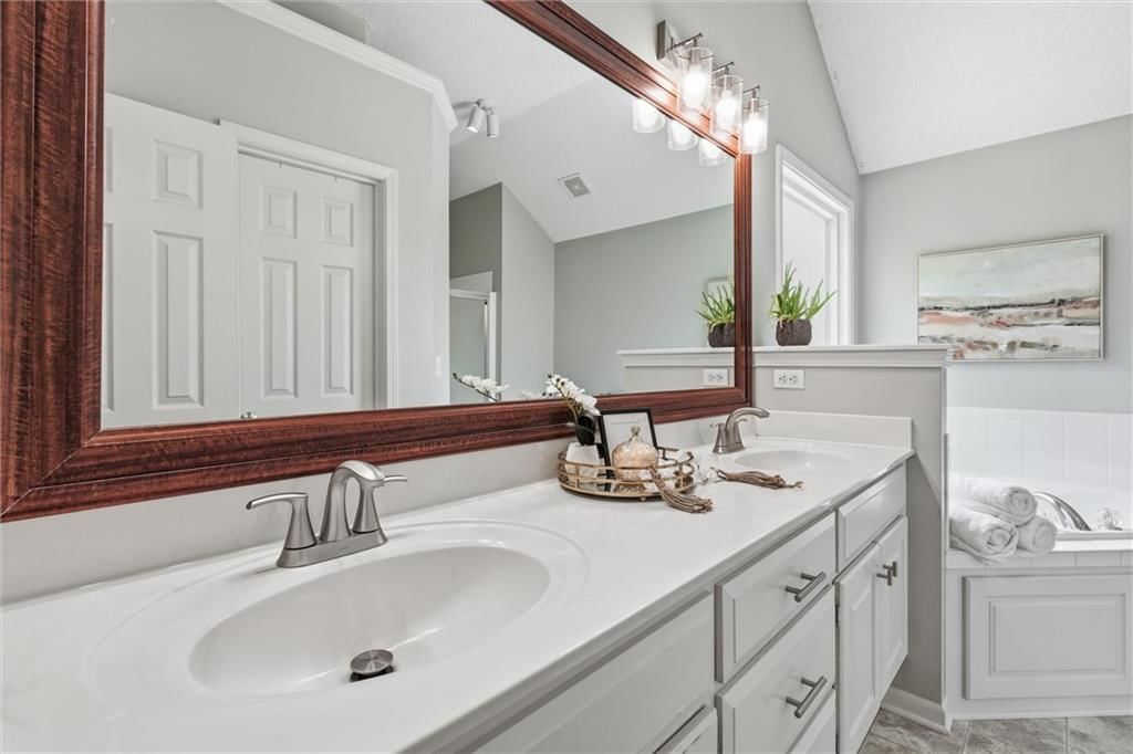 2305 SW PHEASANT Trail — photo 24