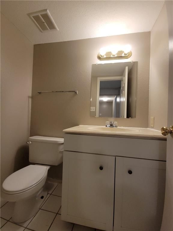 Photo 21 of 29, 205 NE Westwind Drive, Lee's Summit, MO 64086