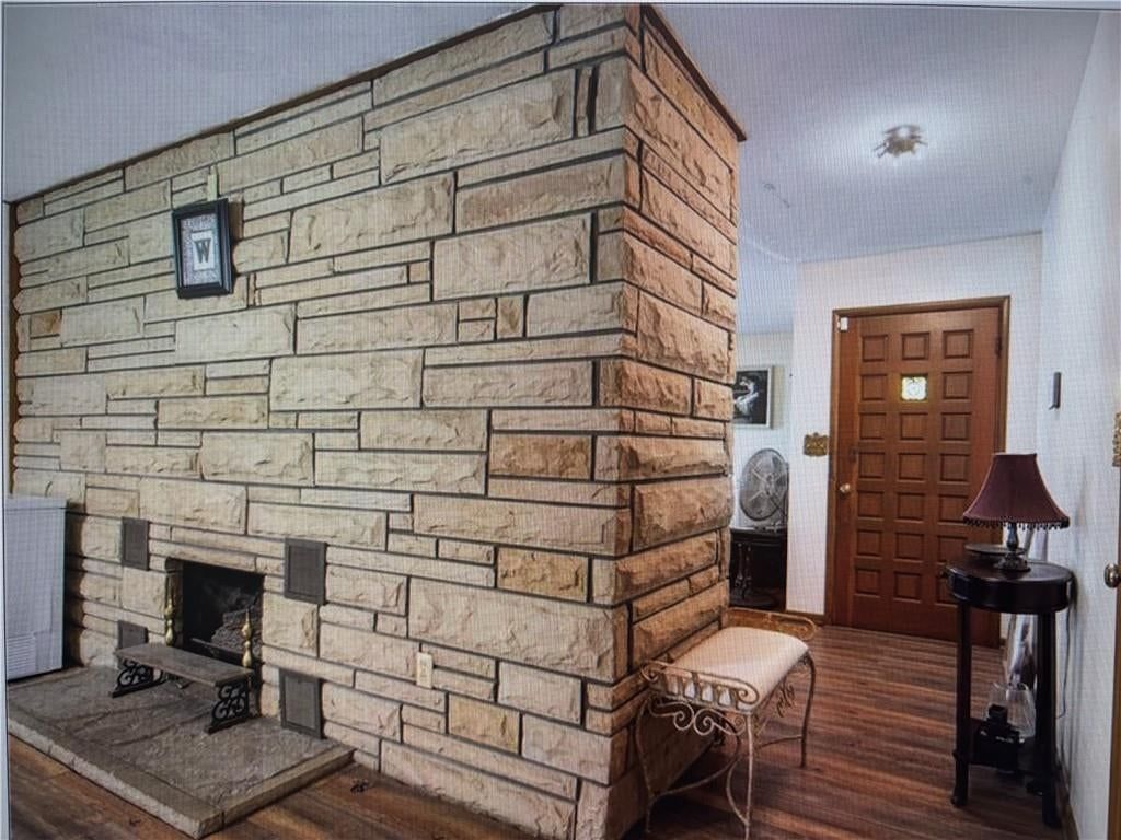 9723 E 13th Street S, Independence, MO: listing photo 3