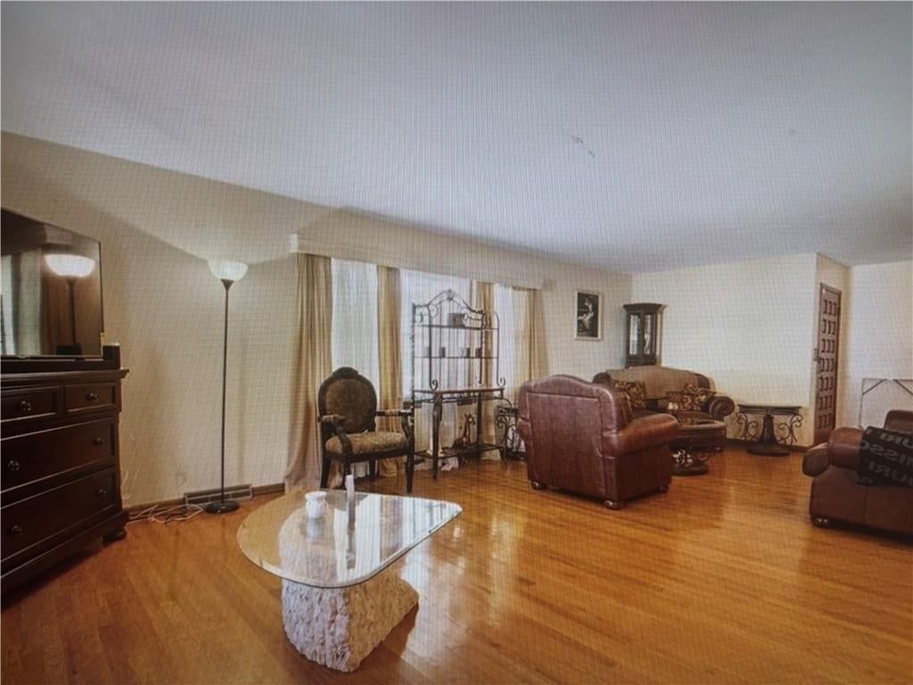 Photo 5 of 17 - 9723 E 13th Street S, Independence, MO 64052