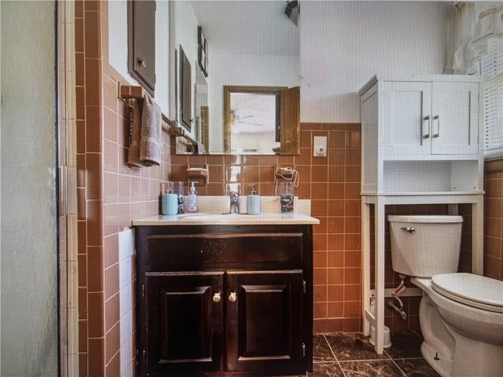 Photo 13 of 17 - 9723 E 13th Street S, Independence, MO 64052