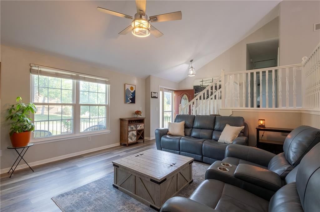 128 SW Tess Court — photo 6